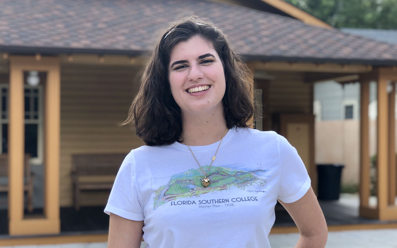 Jean Howell '20 outside of the Frank Lloyd Wright Visitors Center.