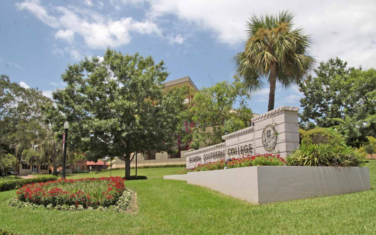 corner sign at florida southern