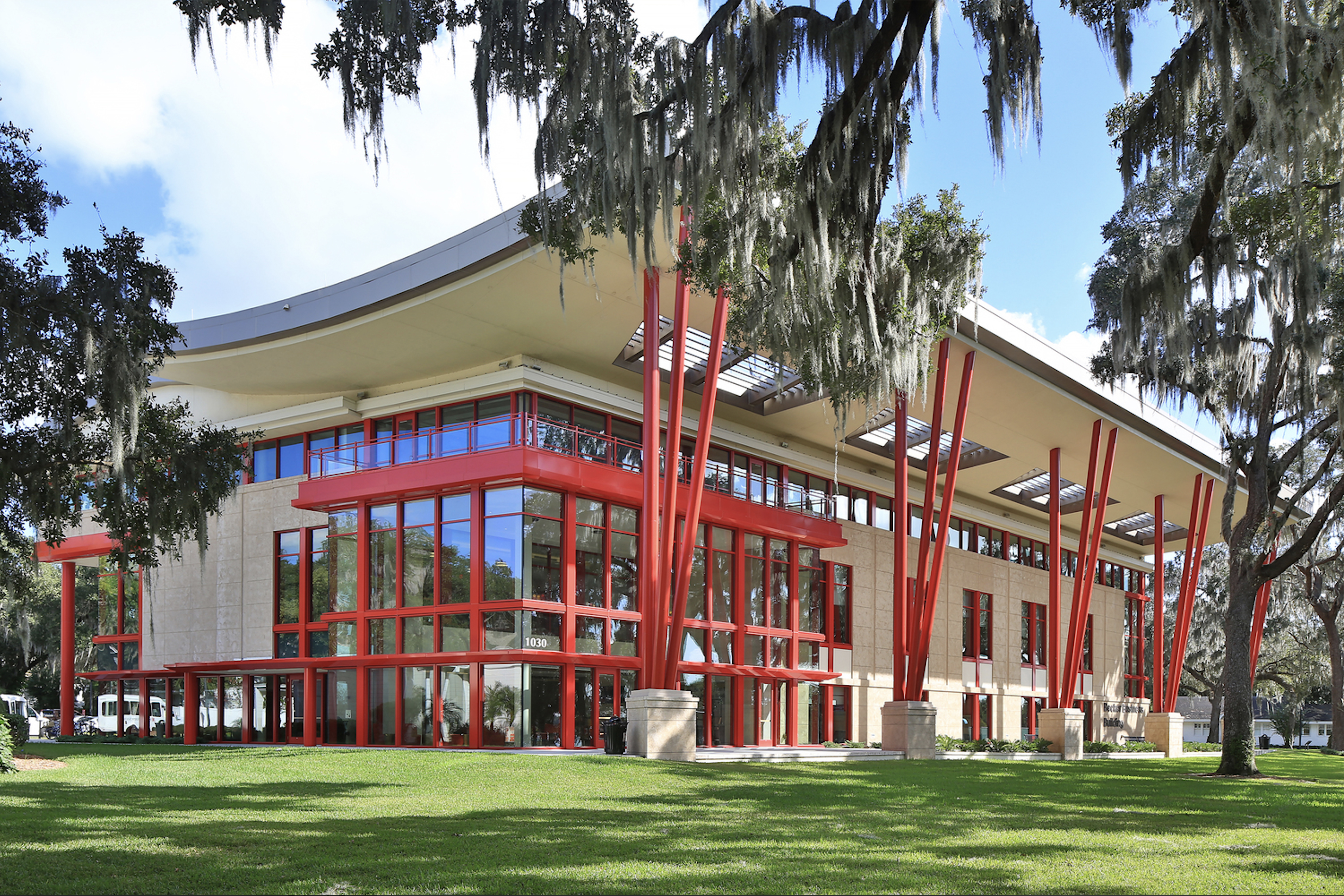 The exterior of the Bill ‘65 and Mary Ann Becker Business Building, home of the Barney Barnett School of Business & Free Enterprise.