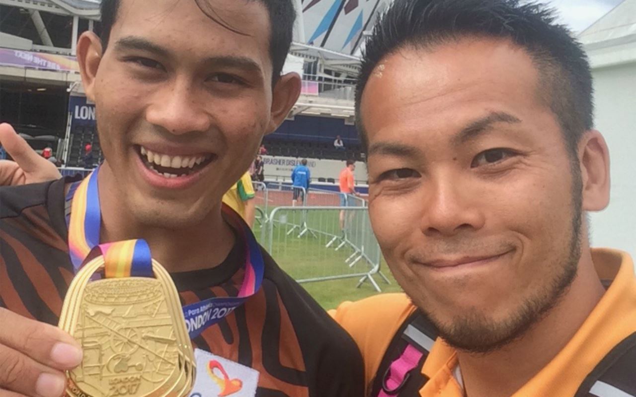 Yuichi Sasaki (right) with the world champion and Rio Gold Medalist, Abdul Latif Romly (left)